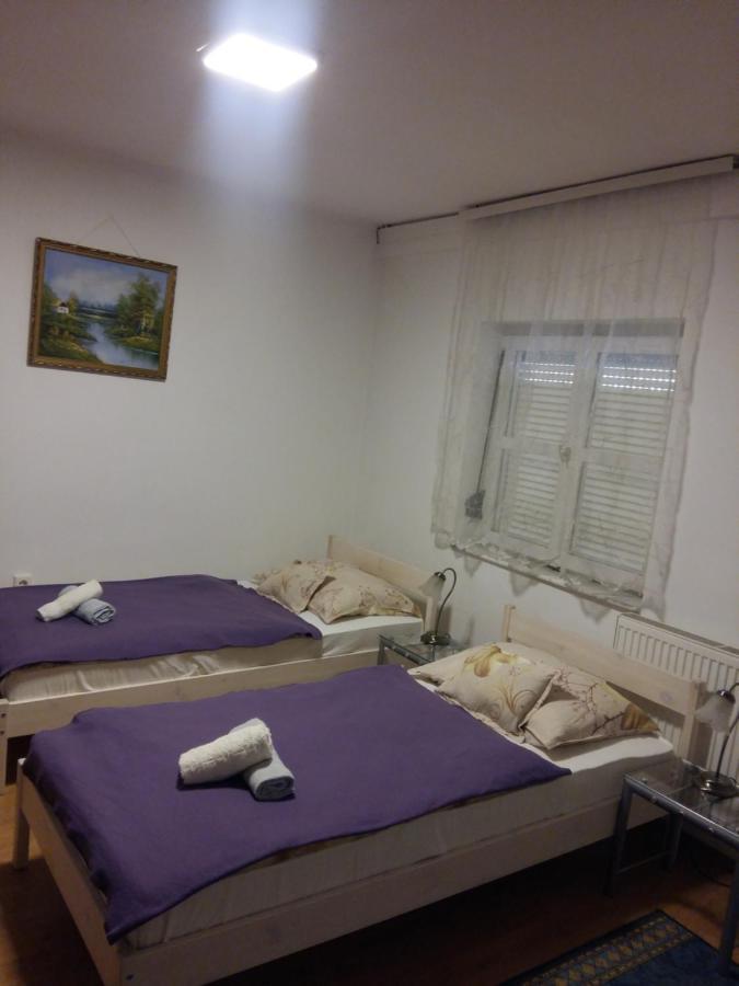 ペーチ Retro Panzio Bed & Breakfast エクステリア 写真