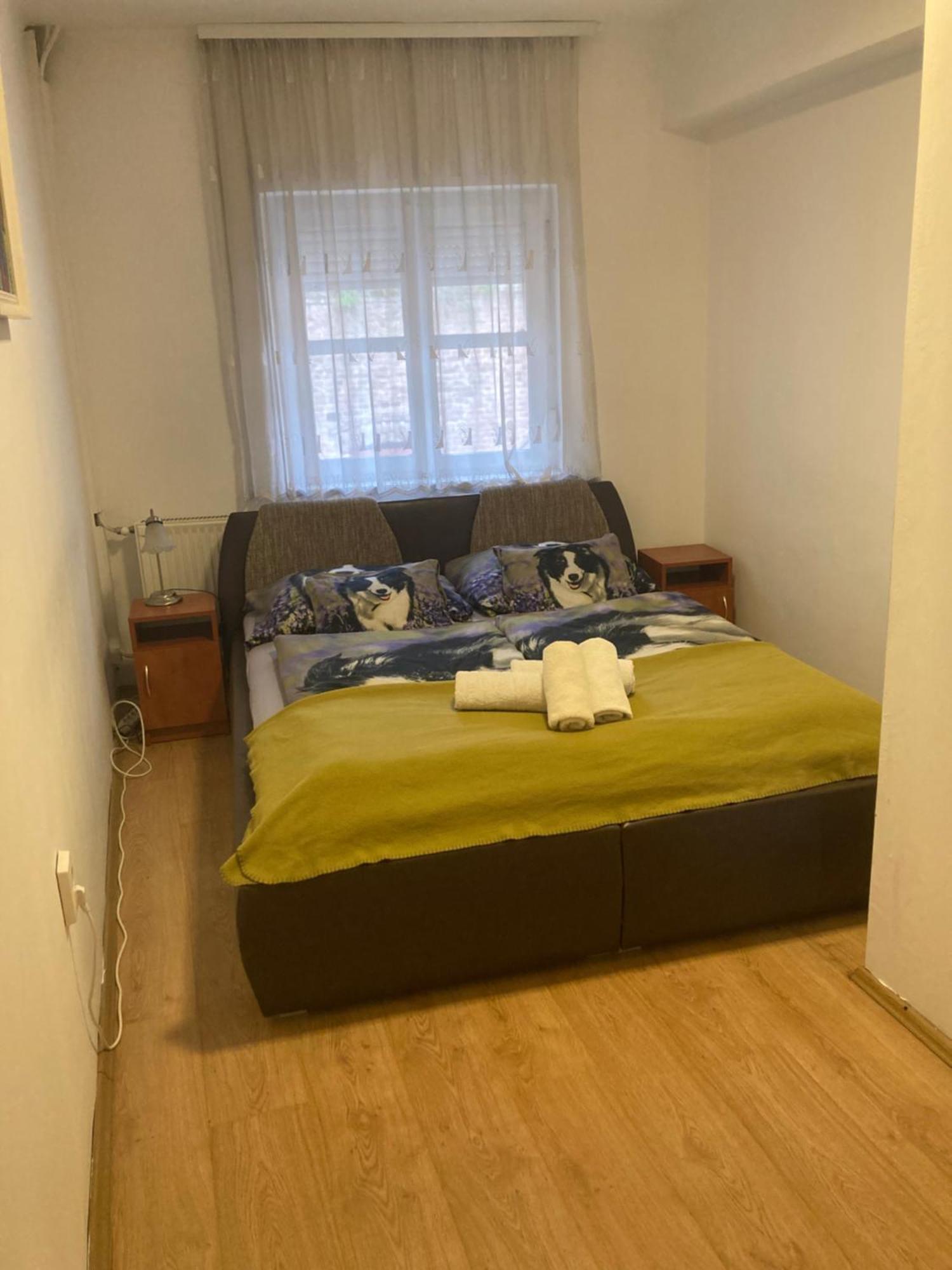 ペーチ Retro Panzio Bed & Breakfast エクステリア 写真